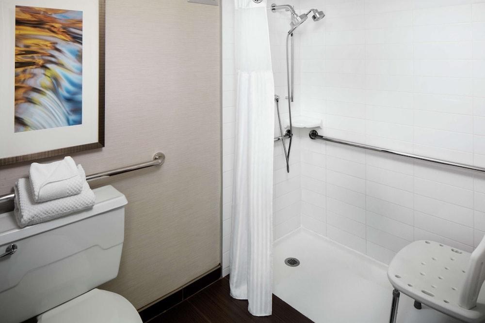 Hilton Albany photo 2