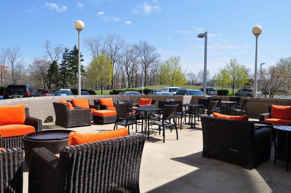 Hilton Garden Inn Cleveland Airport photo 2