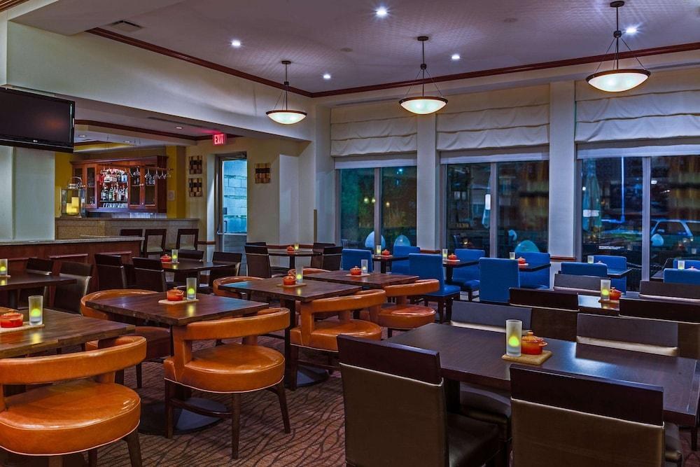 Hilton Garden Inn Cleveland Airport photo 4