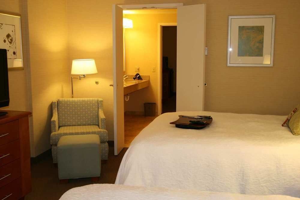 Hampton Inn & Suites Milwaukee Downtown