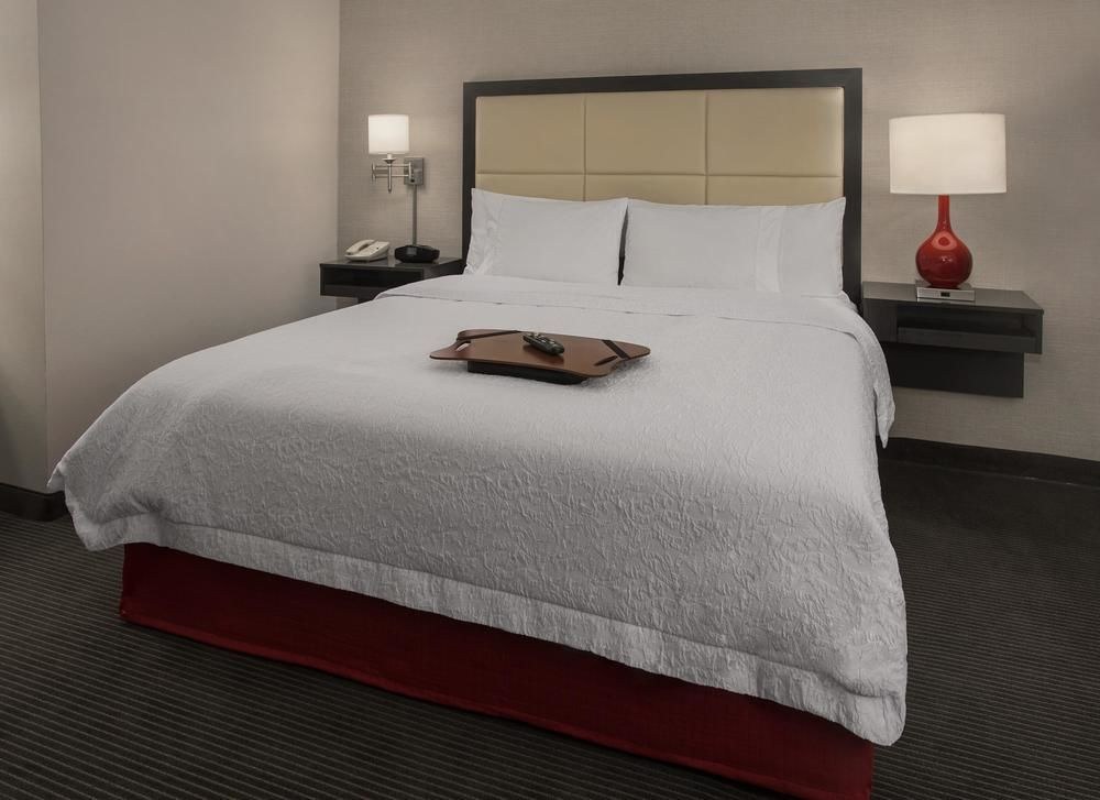 Hampton Inn & Suites Milwaukee Downtown photo 1
