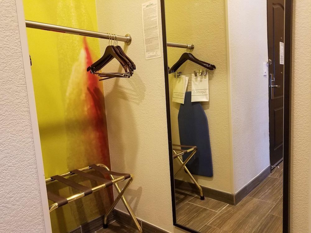 Hilton Garden Inn Phoenix Airport photo 2