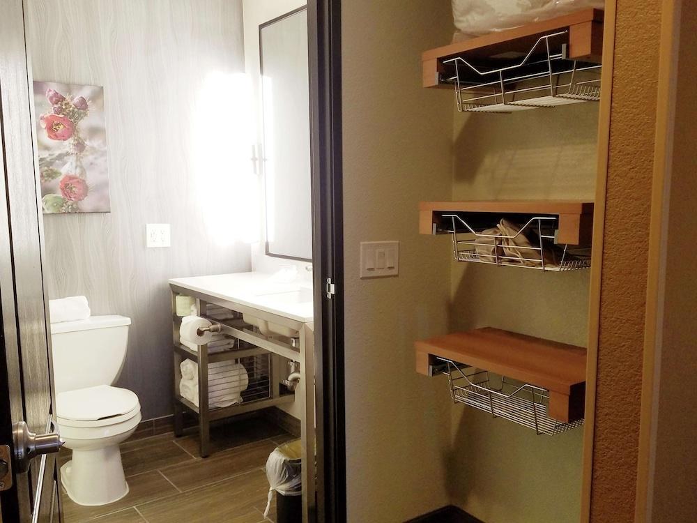 Hilton Garden Inn Phoenix Airport photo 3