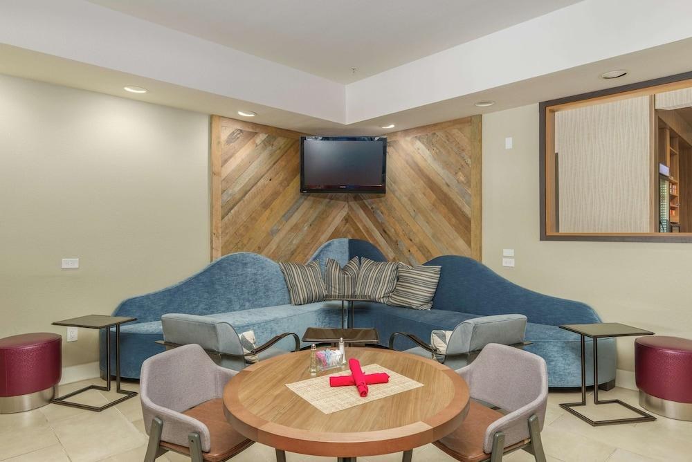 Hilton Garden Inn Phoenix Airport photo 4