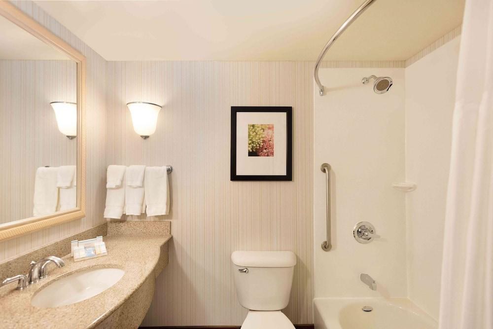 Hilton Garden Inn Bloomington photo 3