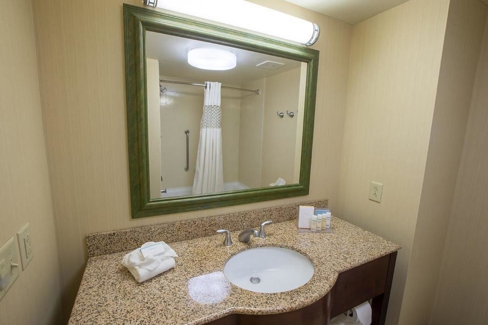 Hampton Inn & Suites Berkshires-Lenox photo 1