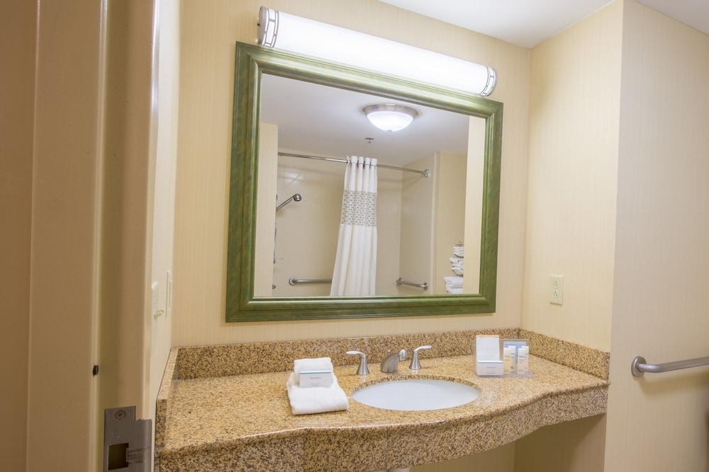 Hampton Inn & Suites Berkshires-Lenox photo 3