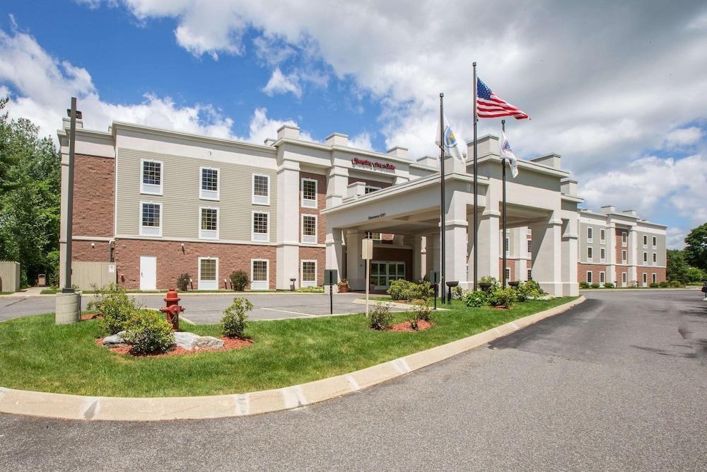 Hampton Inn & Suites Berkshires-Lenox photo 4