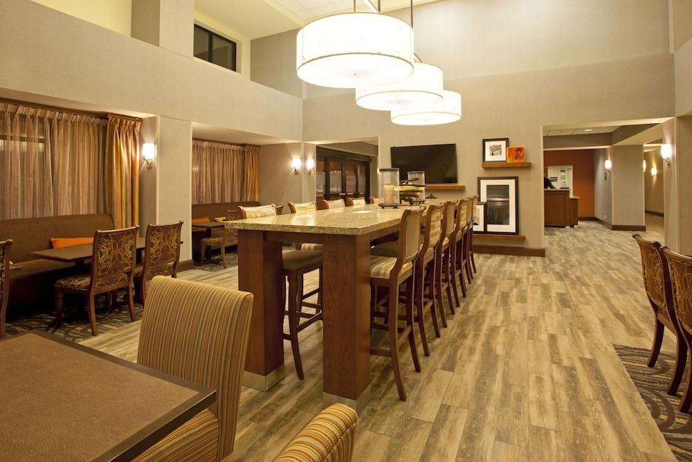 Hampton Inn Suites Minneapolis St Paul Arpt-Mall of America photo 4