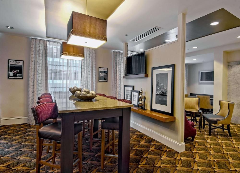Hampton Inn Majestic Chicago Theatre District photo 4