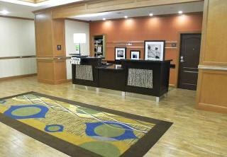 HAMPTON INN & SUITES DALLAS/COCKRELL HILL I-30
