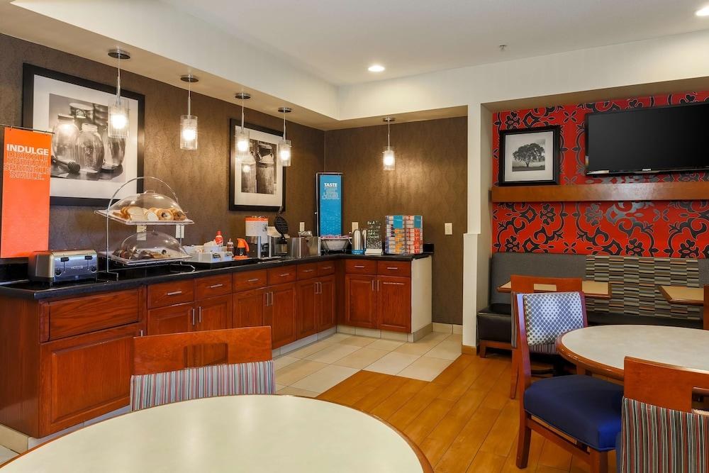 Hampton Inn Lexington South-Keeneland/Airport photo 3