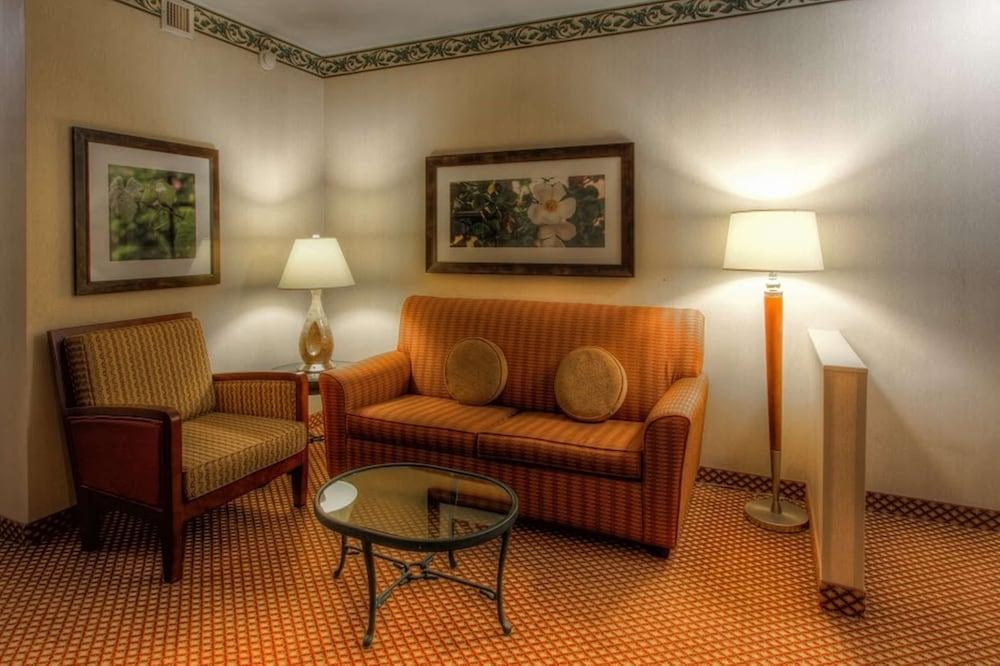 Hilton Garden Inn Williamsburg photo 2