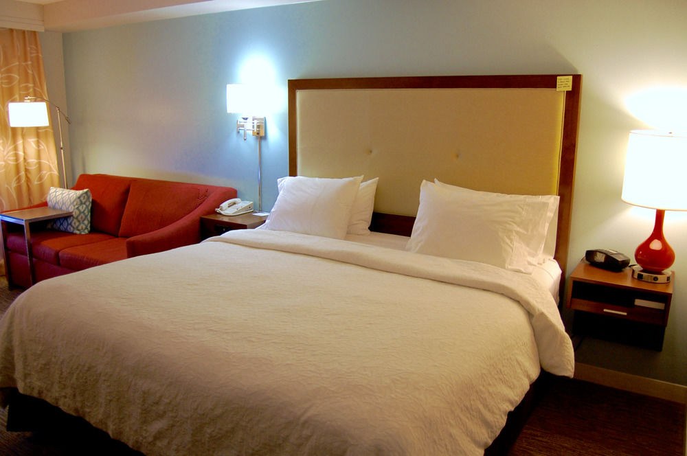 Hampton Inn & Suites Austin-Airport