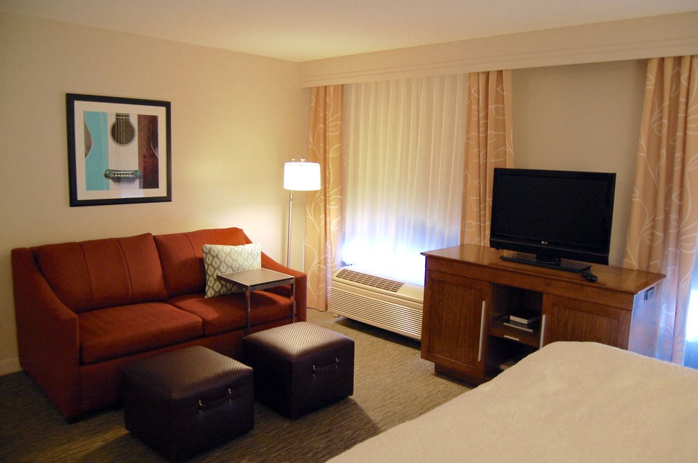 Hampton Inn & Suites Austin-Airport photo 1
