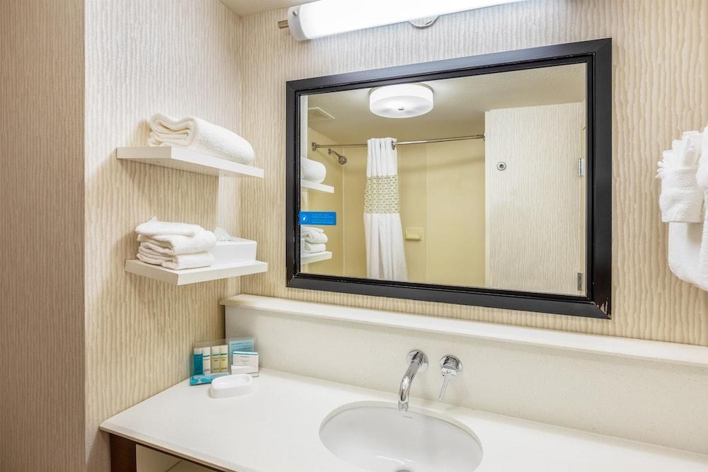 Hampton Inn & Suites Austin-Airport photo 4
