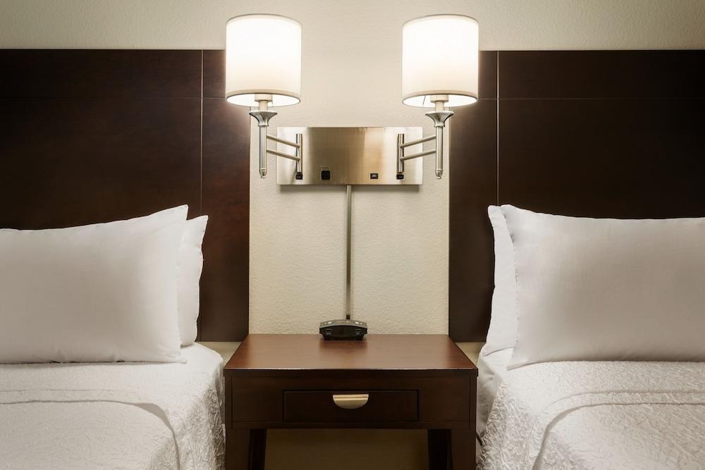 Hampton Inn & Suites Phoenix North/Happy Valley photo 4