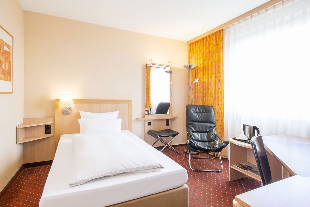 ibis Styles Berlin Treptow photo 3