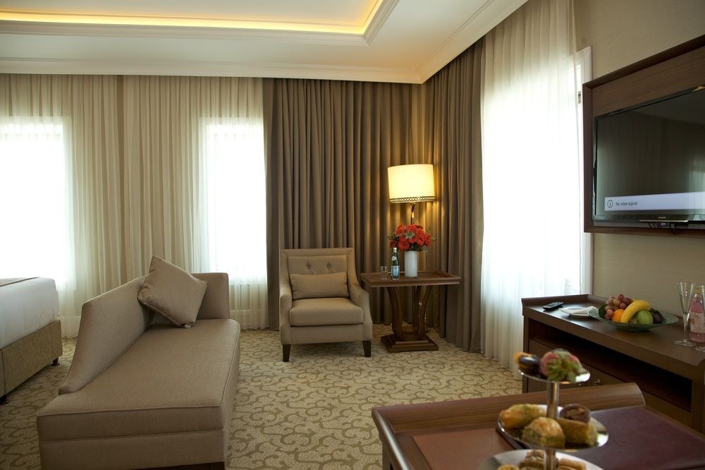 RETAJ ROYALE ISTANBUL