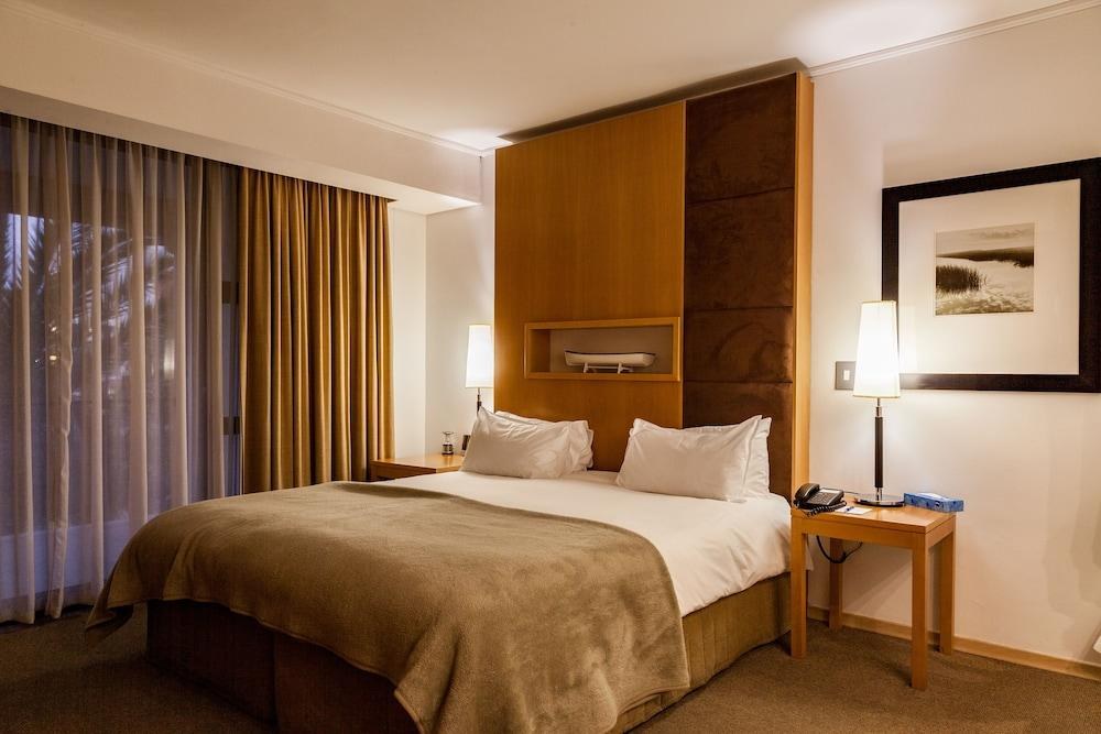 Island Club Hotel and Apartments photo 2