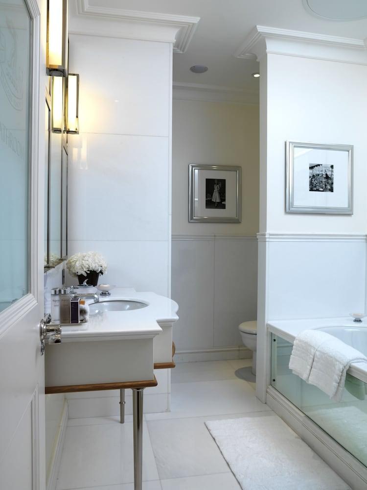 THE CONNAUGHT HOTEL photo 4
