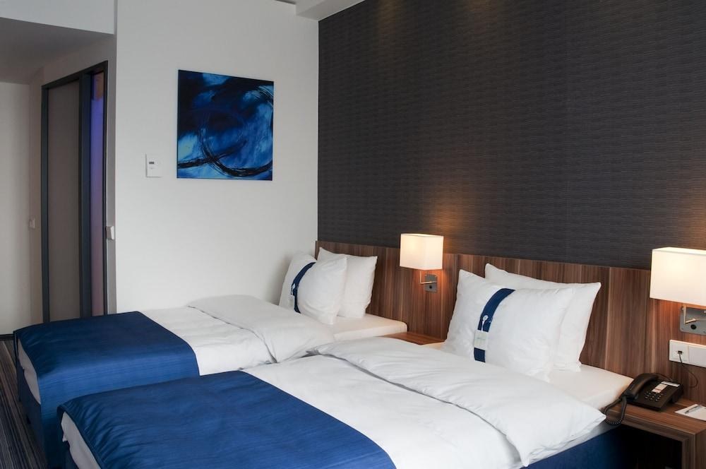 HOLIDAY INN EXPRESS AUGSBURG HOTEL photo 3