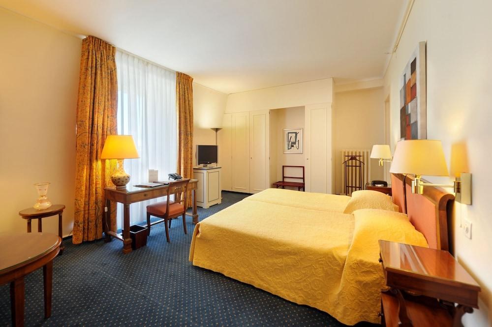 VICTORIA HOTEL photo 2