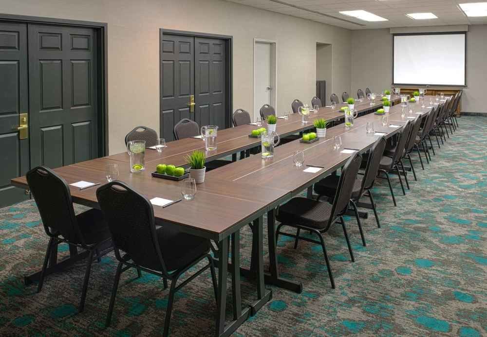 MARRIOTT SPRINGHILL SUITES OLD MONTREAL photo 1