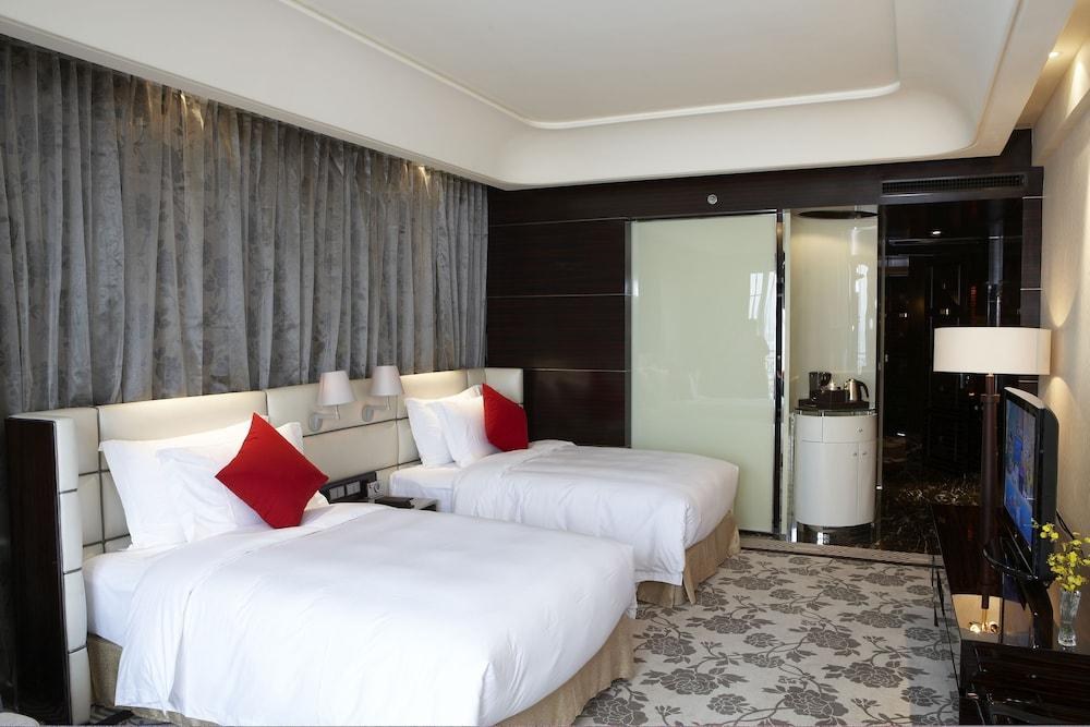 Chateau Star River Hotel photo 2