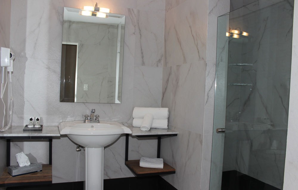 HOTEL PLAZA REVOLUCION photo 2