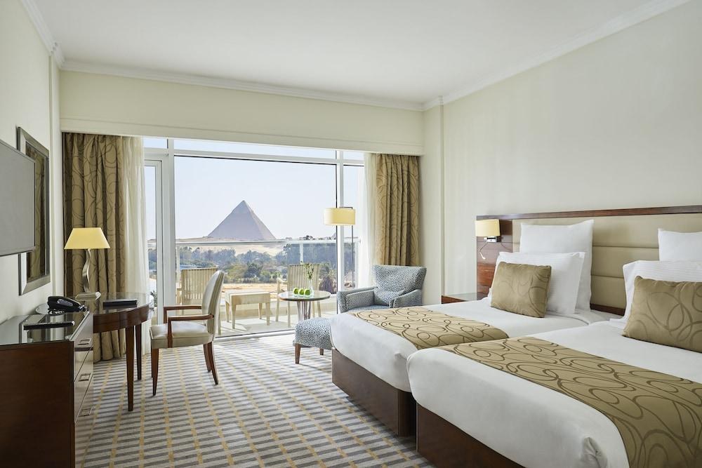 CAIRO PYRAMIDS HOTEL EX MOVENPICK RESORT PYRAMIDS photo 2