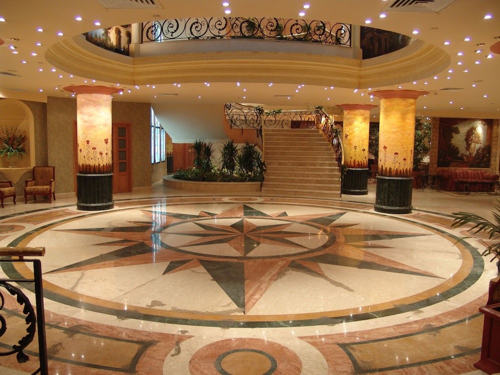 PYRAMISA SUITES H. & CASINO photo 1