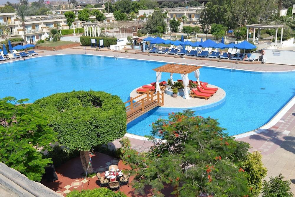 PYRAMIDS PARK RESORT HOTEL photo 3