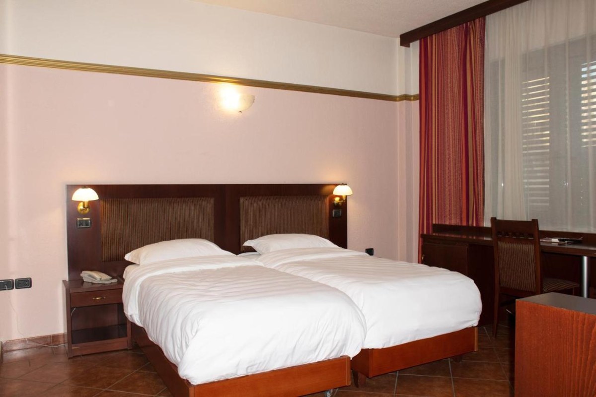 ELYSEE HOTEL photo 4
