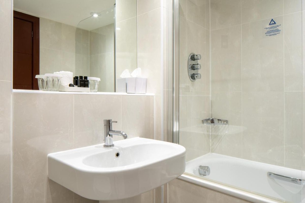 DANUBIUS HOTEL REGENTS PARK photo 3