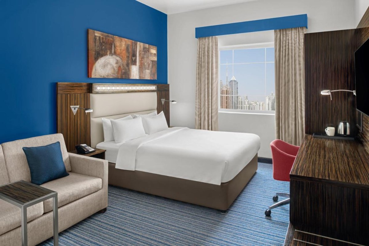 HOLIDAY INN SAFA PARK photo 1