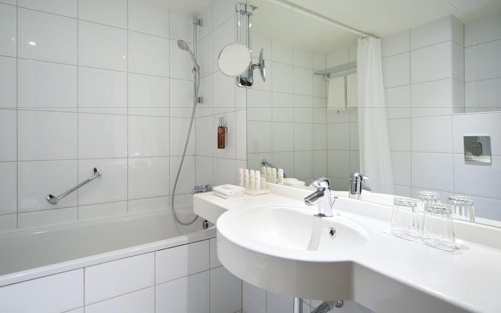 Radisson Blu Latvija Conference Amp; Spa Hotel, Riga photo 2