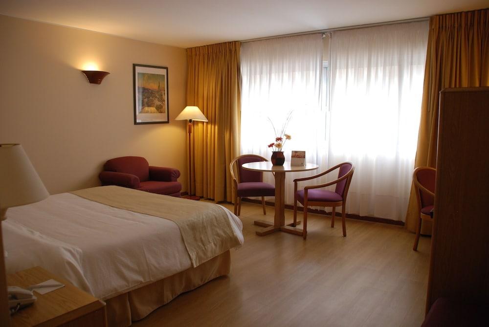 HOLIDAY INN MONTEVIDEO photo 3