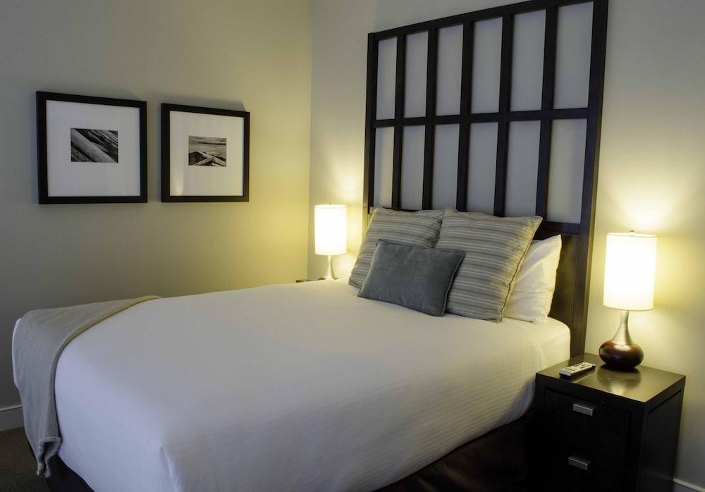 THE OSWEGO HOTEL photo 2