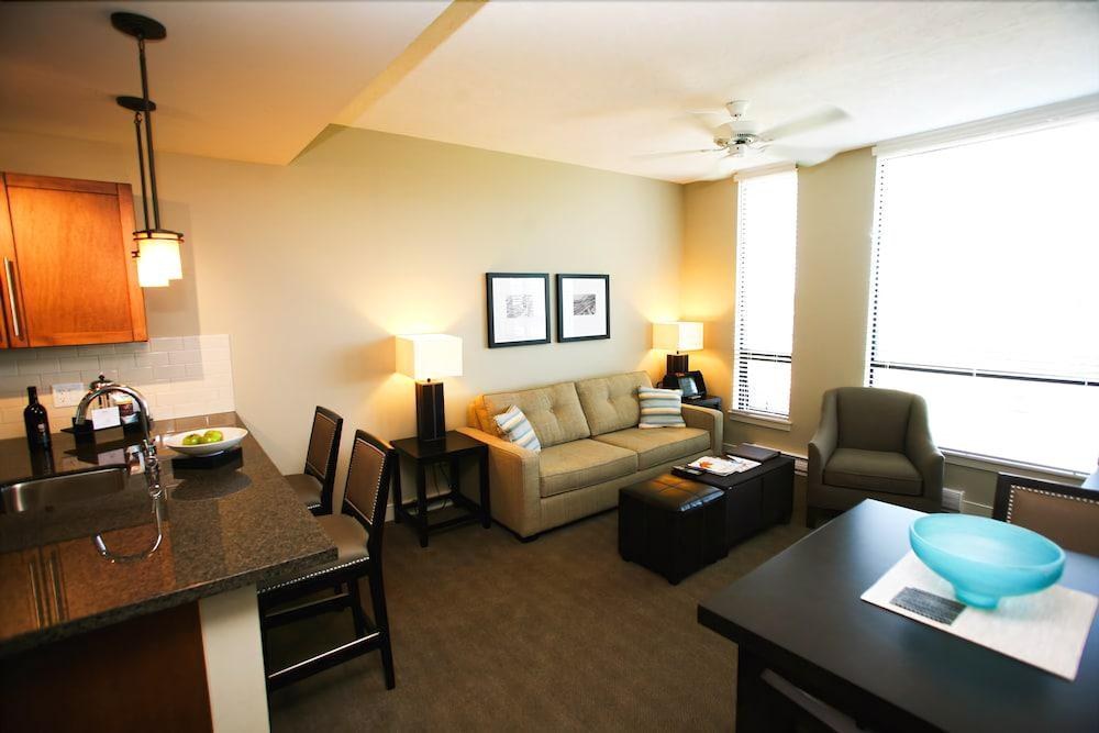 THE OSWEGO HOTEL photo 3