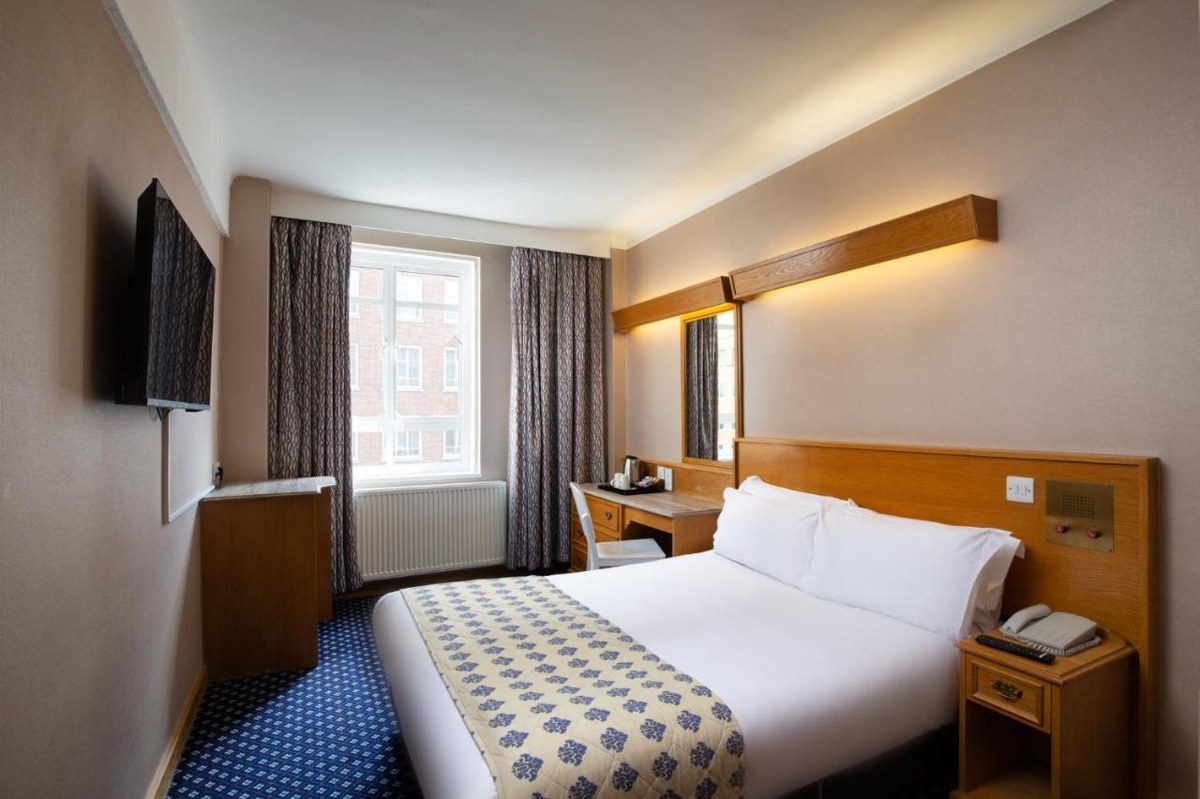 TAVISTOCK HOTEL photo 1