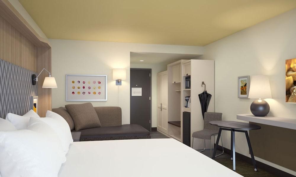 HOLIDAY INN ORLANDO INTERNATIONAL AIRPORT photo 3