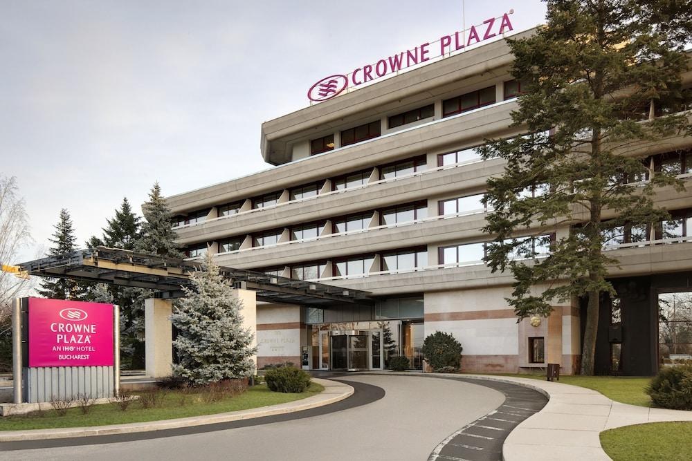 CROWNE PLAZA photo 3