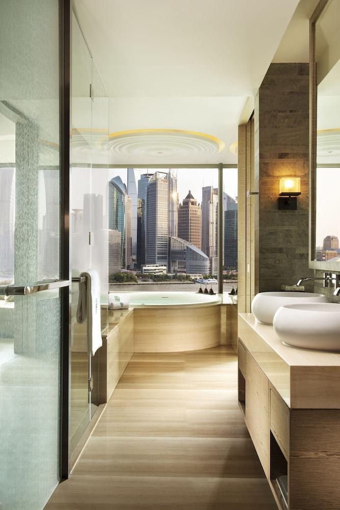 Banyan Tree On The Bund photo 3