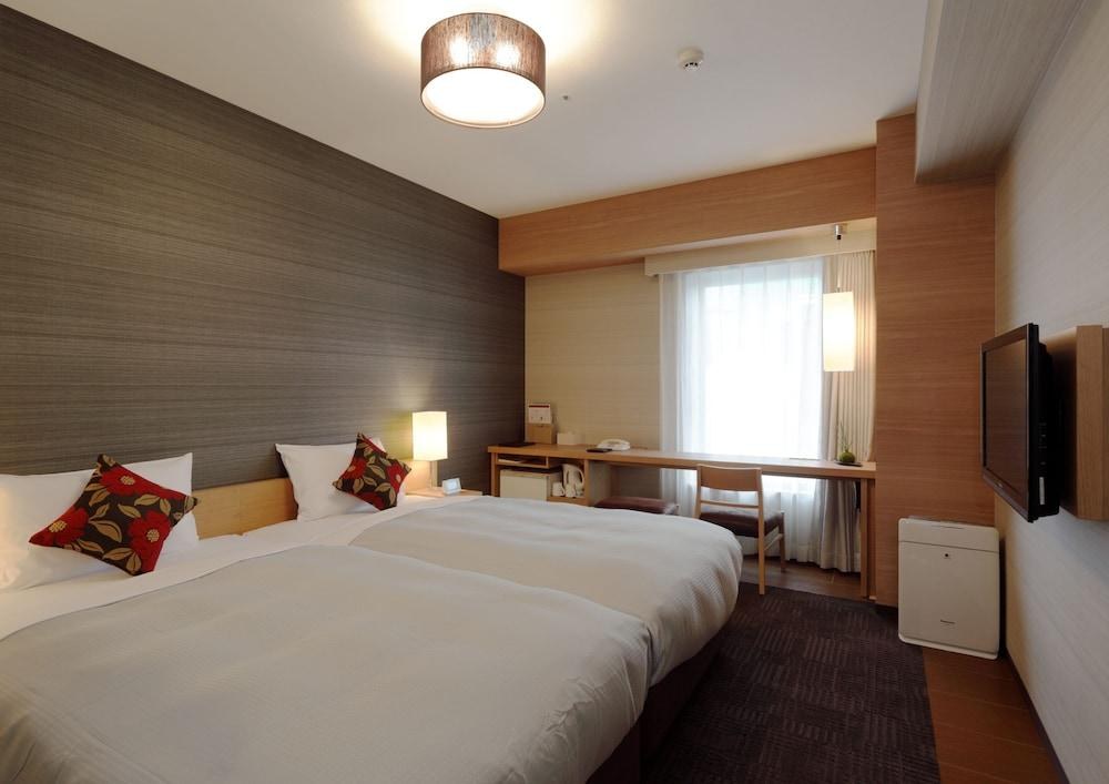 RESOL TRINITY HAKATA photo 2