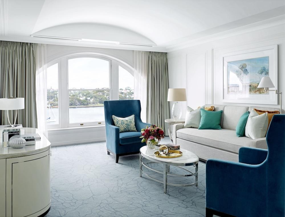 LANGHAM photo 3