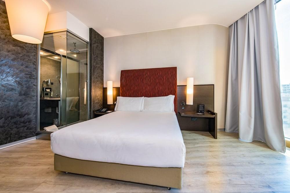 HI HOTEL photo 2