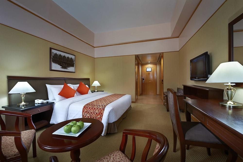 BERJAYA MAKATI HOTEL photo 2