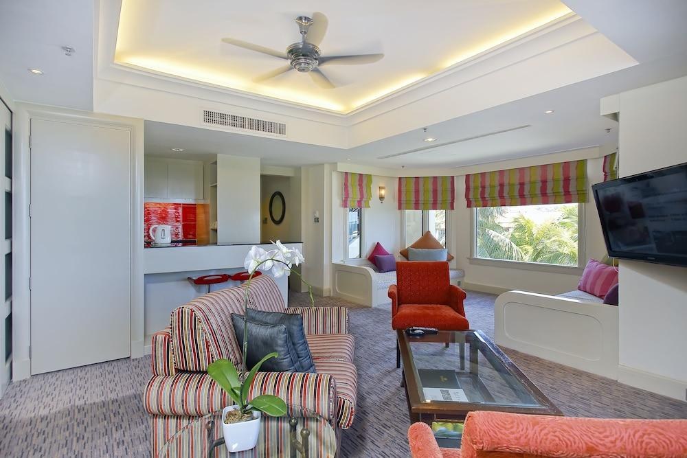 MAGELLAN SUTERA photo 3