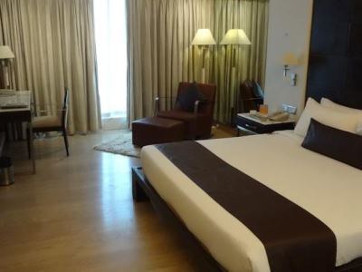 MIRAGE photo 3